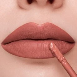 STAY ON ME ROSSETTO LIQUIDO A LUNGA TENUTA 34 STAY ON ME ROSSETTO LIQUIDO A LUNGA TENUTA -Diegodallapalma Negozio DF116033 worn